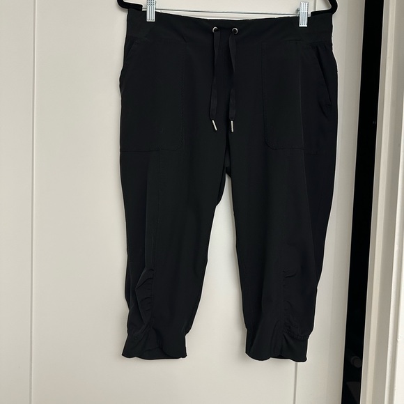 Calvin Klein Performance Black Cropped Jogger Pants - Size L/G - Picture 1 of 5